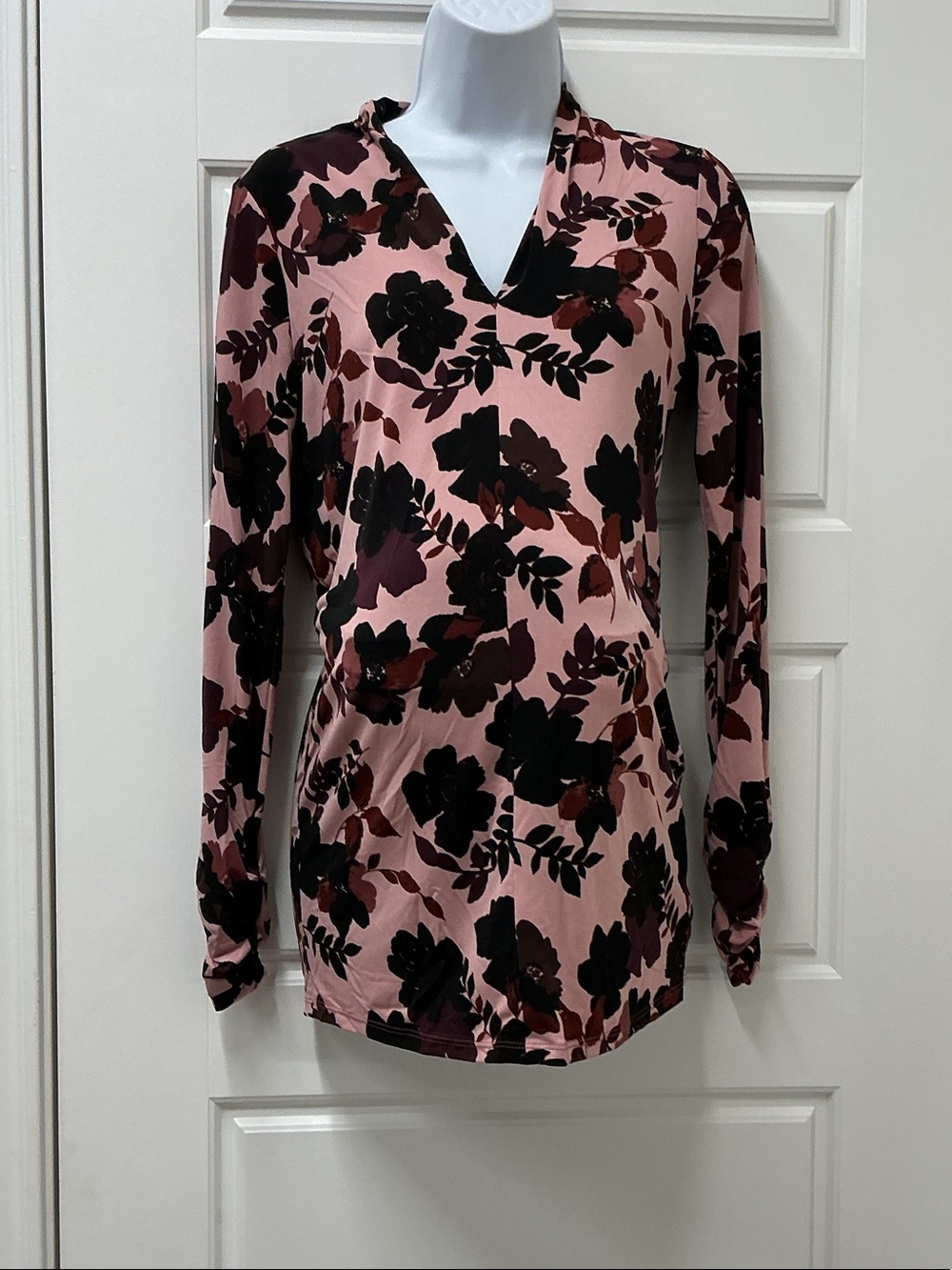 Women’s Maternity Pink Floral V-Neck Long Sleeve Top